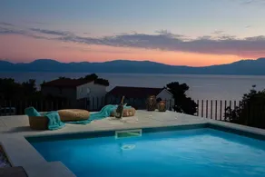 Villa con jardín, piscina y barbacoa | Vistas a la piscina - Image 2