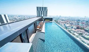 Apartment with pool & garden - Image 3