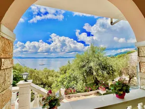 Vasilis Nissaki Luxury Holiday Home - Image 3