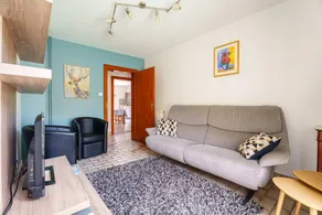 Cottage with garden, pool & BBQ - Image 2