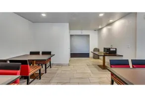 Flat with pool - Image 5