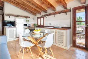 Apartment 'Vista Montaña' with Mountain View, Shared Pool and Wi-Fi - Image 4