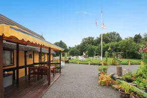 Family-oriented beautiful holiday apartment with terrace & garden | Beach nearby - Image 2