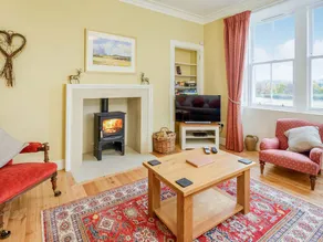 Family-oriented wonderful cottage with garden, barbecue & hot tub | Pet-friendly - Image 2