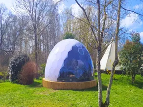 Location insolite adaptée aux familles avec piscine chauffée et barbecue | Avec animaux autorisés - Image 5