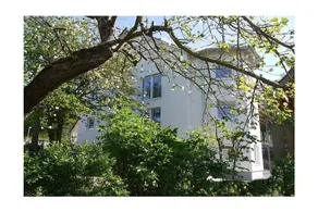 Holiday home with sauna & garden - Image 2