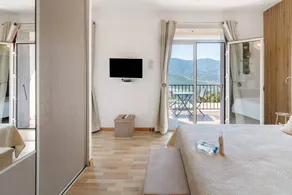 Bed & breakfast with garden | Mountain view - Image 5
