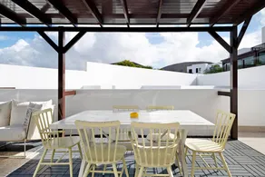 Villa avec piscine, jardin et terrasse | Vue jardin - Image 4