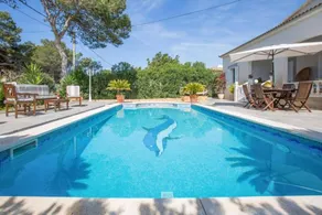 Villa with terrace, garden & private pool | Garden view | Perfect for remote work - Image 2