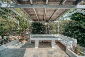 Merveilleuse maison avec terrasse | Vue mer | À côté de la plage - Image 4