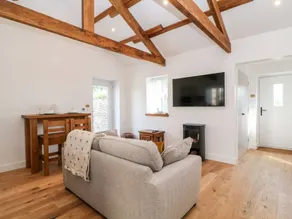 Children-friendly wonderful cottage with garden & jacuzzi | Dogs allowed - Image 4
