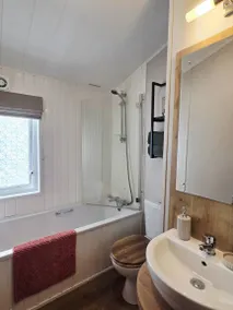 Beautiful Lodge Sleeps 4 With Indoor Pool - Image 5