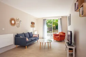 Apartamento con jardín, terraza y piscina | Vistas al jardín - Image 4