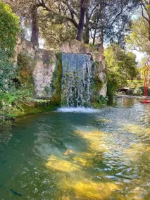 Charmant appartement de vacances avec terrasse, jardin et barbecue | Vue jardin - Image 3