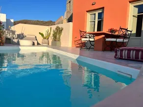 Villa with pool & terrace - Image 4