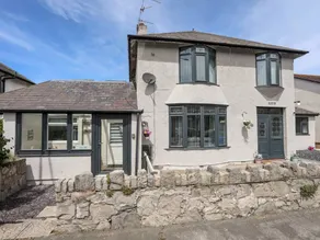 Family-oriented beautiful cottage with garden & jacuzzi - Image 2