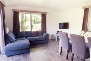 Tolles Chalet mit Sauna, Terrasse und Pool - Image 3