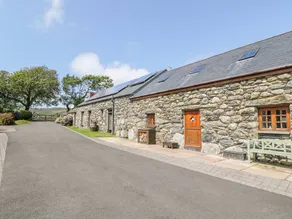 Family-oriented cottage with garden & terrace | Dogs allowed - Image 2