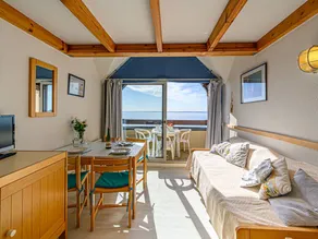 Flat with terrace | Sea view | Next to the beach | Suitable for remote work | Pets are welcome - Image 2