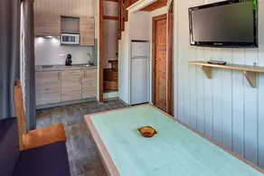 Holiday home with garden, pool & terrace - Image 3