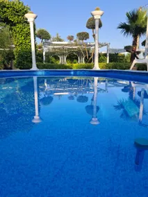 Charmante villa conviviale et familiale avec jardin, barbecue et piscine privée | Vue jardin | Avec animaux admis - Image 2