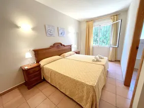 Holiday home with terrace, garden & private pool - Image 5