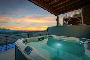 Holiday home with garden, sauna & jacuzzi - Image 3