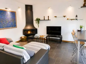 Fully equipped house with pool, barbeque & garden | Garden view | Suitable for remote work - Image 3