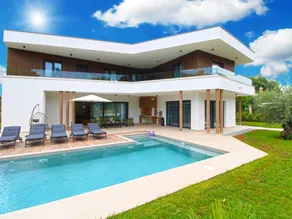 Geräumiges Ferienhaus mit Grill, privatem Pool und Terrasse - Image 3
