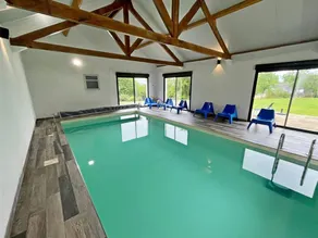 Ferienunterkunft mit Terrasse, Pool und Grill - Image 2