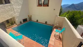 Wohnung mit Pool, Garten und Terrasse - Image 2