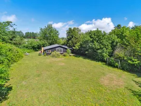 Holiday home with barbeque - Image 5