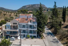 Villa with garden | Panoramic view - Image 2