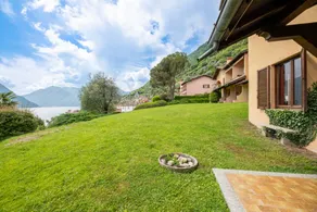 Flat with garden | Water view - Image 3