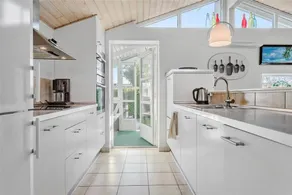 Maison avec jardin, sauna et terrasse - Image 5