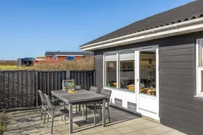 Fully equipped house with terrace | Close to the beach | Pets are welcome - Image 2
