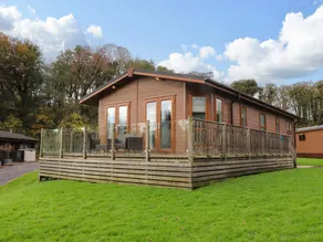 Cottage with garden - Image 2