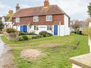 Family-oriented wonderful cottage with garden | Beach view | Beach nearby - Image 2