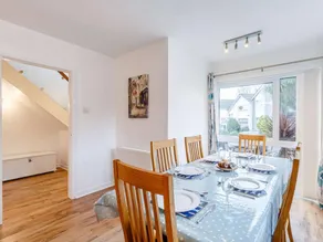 Cottage with terrace & garden - Image 4