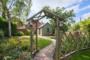 Host & Stay | Garden Studio - Image 5