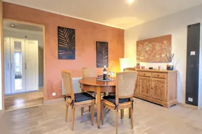Flat with garden & terrace - Image 2