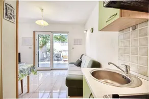 Flat with garden & terrace | Garden view - Image 2