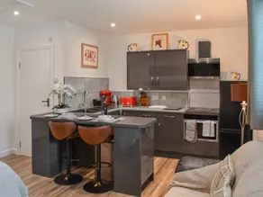 Child-friendly nice cottage with garden - Image 3