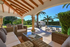 Holiday home with barbeque, terrace & garden - Image 3