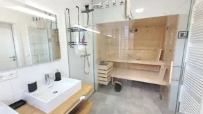 Apartment with sauna & hot tub | Mountain view - Image 4