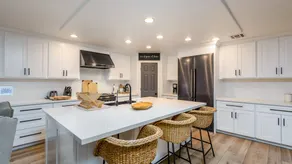 Spacious & Stylish Heated Pool - Image 2