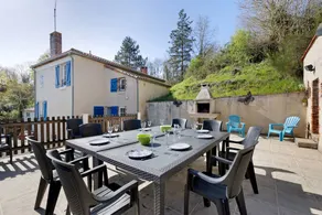 Children-friendly beautiful cottage with garden, BBQ & jacuzzi | Garden view | Pet-friendly - Image 3