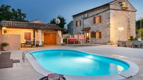 Fully equipped pleasant house with pool, BBQ & terrace - Image 2