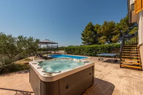 House with private pool, barbecue & garden - Image 4