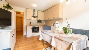 Flat with barbeque & garden - Image 4